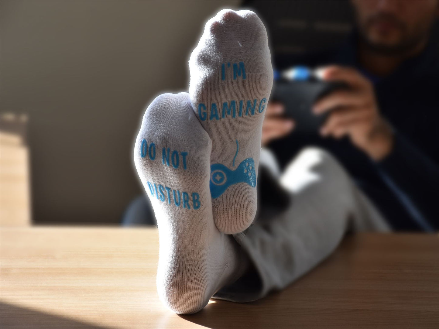 Vinsani 'Do Not Disturb, I'm Gaming' Funny Ankle Gamer Socks - White with Blue