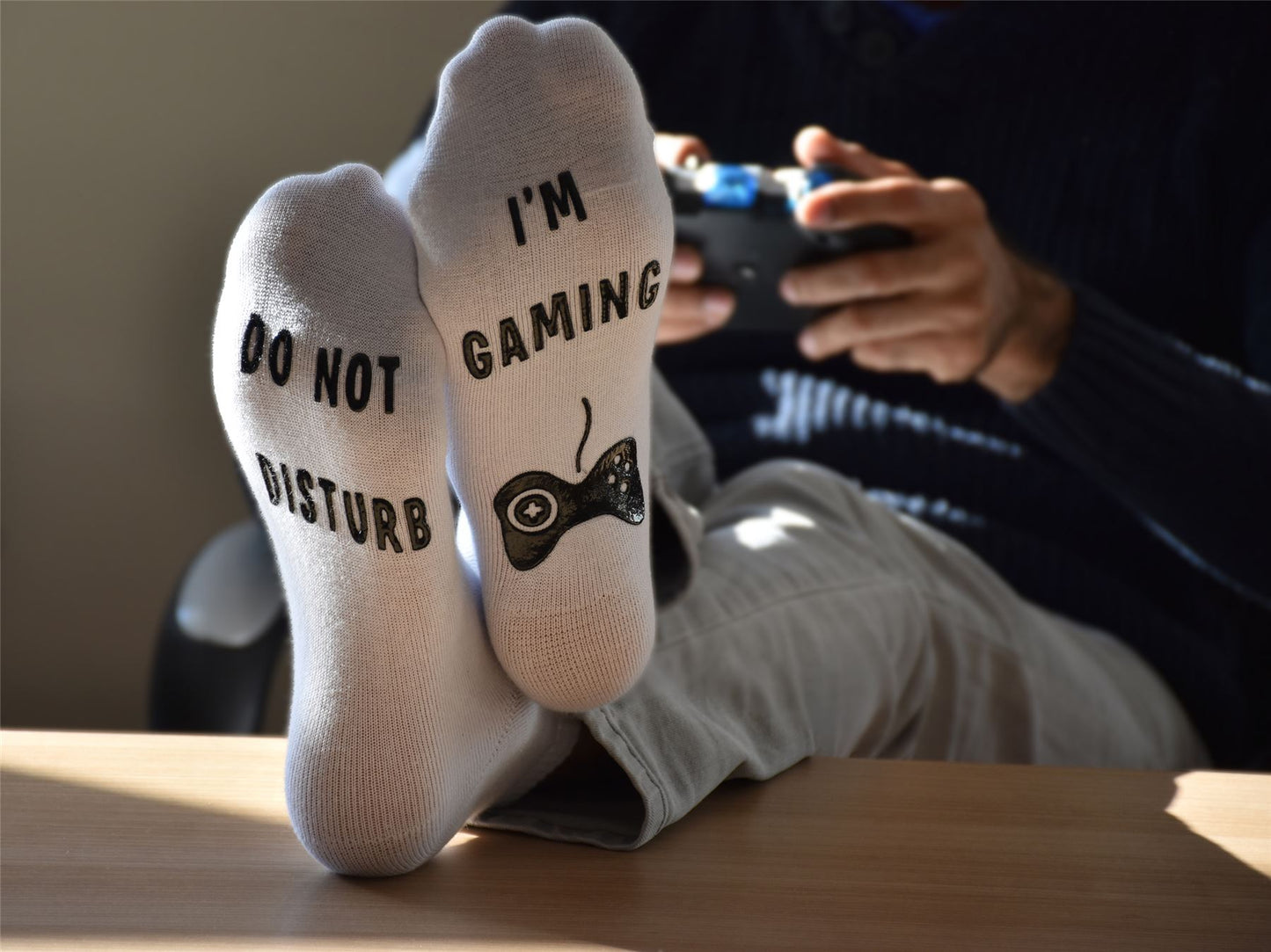 Vinsani 'Do Not Disturb, I'm Gaming' Funny Ankle Gamer Socks - White